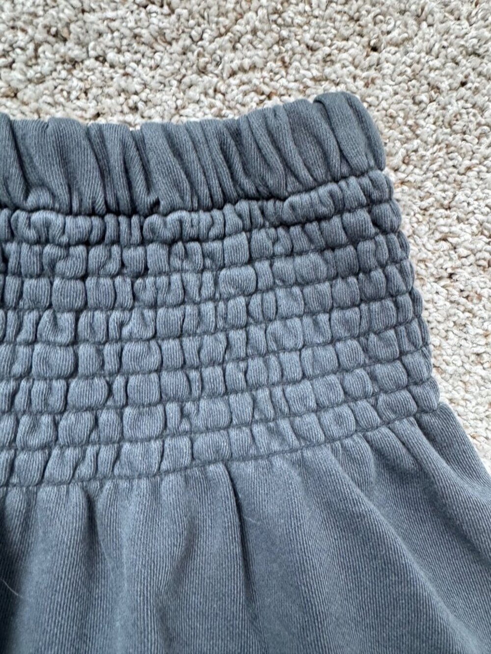 NEW Aerie Feeling Femme Mini Skirt Gray Smocked Waist Womens Size Medium - Picture 5 of 15